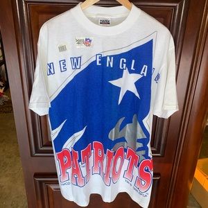 Vintage TMCO 1995 NFL New England Patriots Big All Over Print Graphic tee shirt